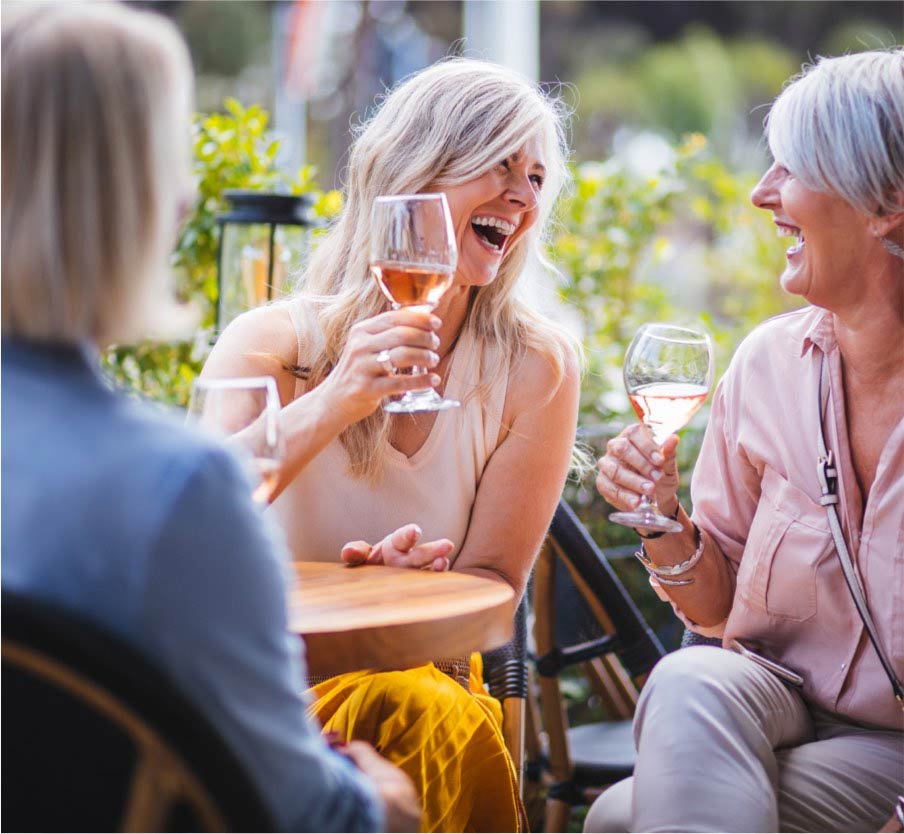 seniors-drinking-wine